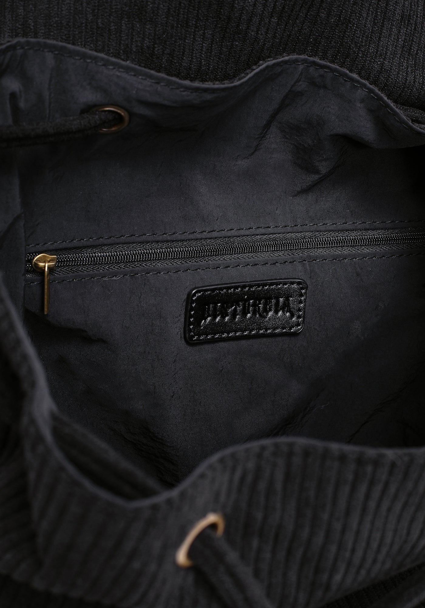 Disturbia shackle deals backpack